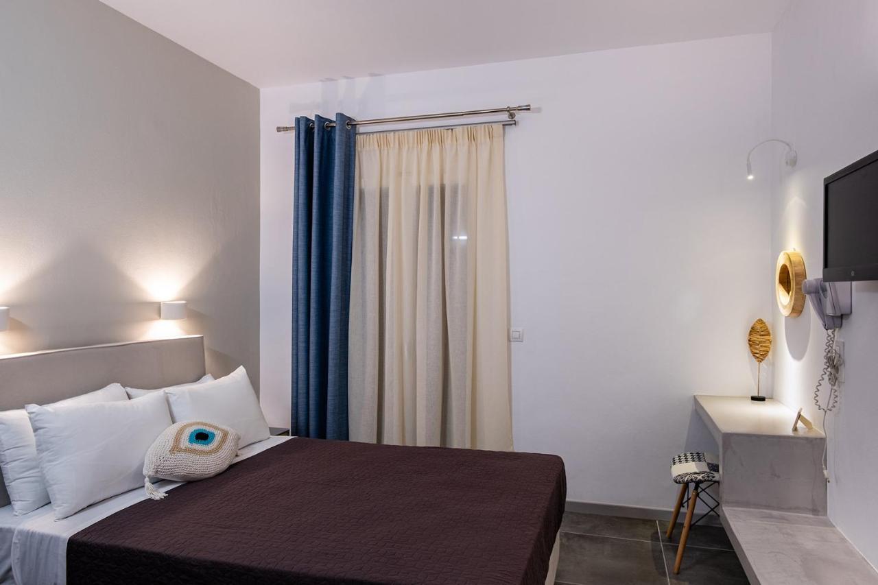 Dilion Hotel Парікія Екстер'єр фото