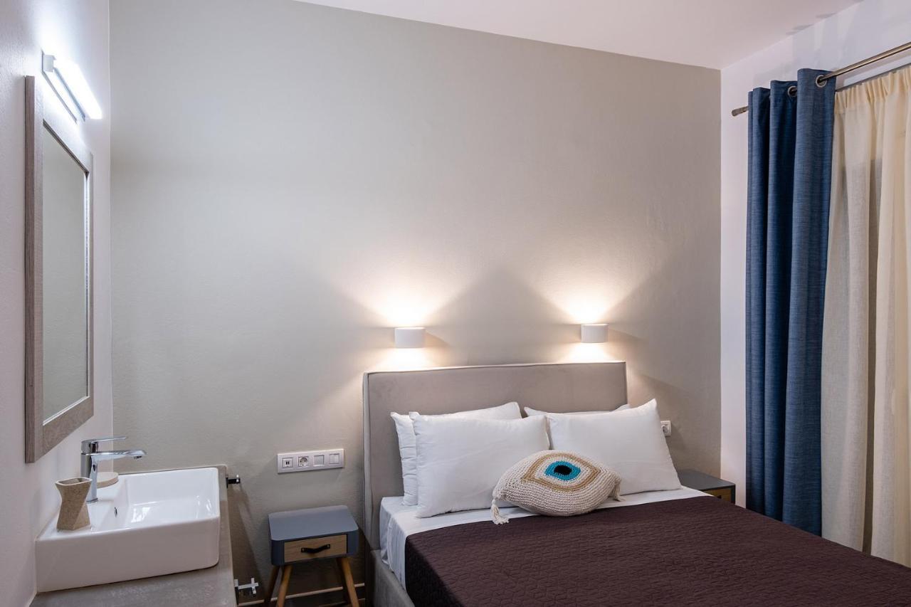 Dilion Hotel Парікія Екстер'єр фото