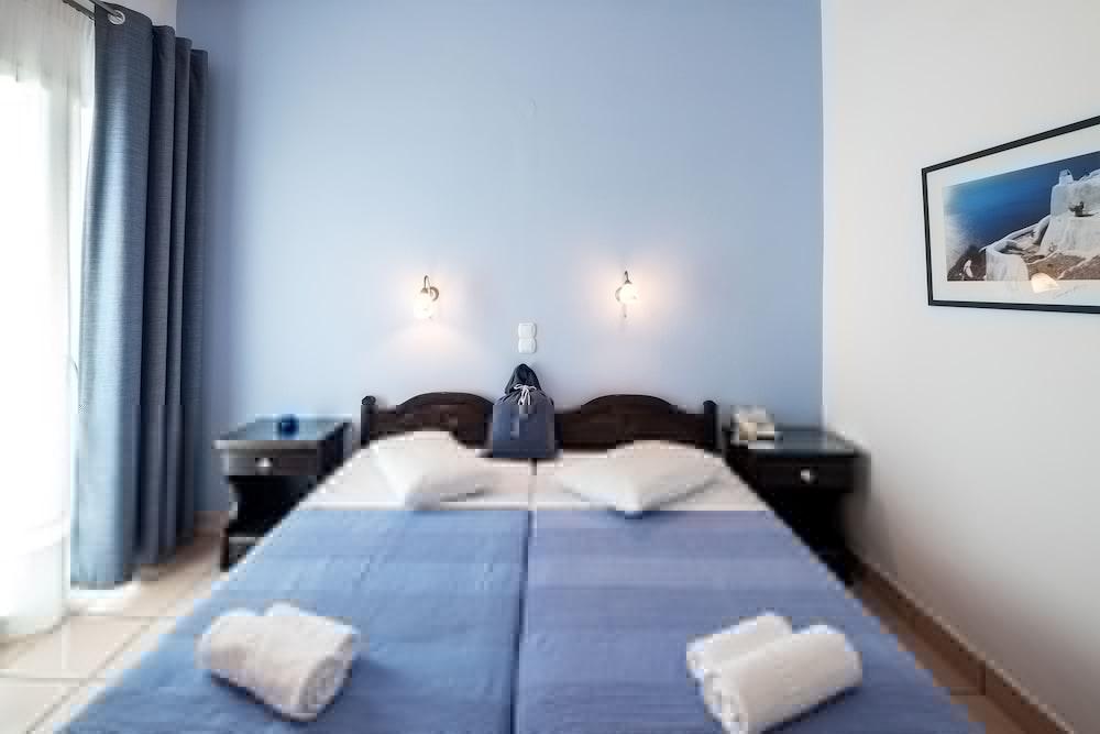 Dilion Hotel Парікія Екстер'єр фото
