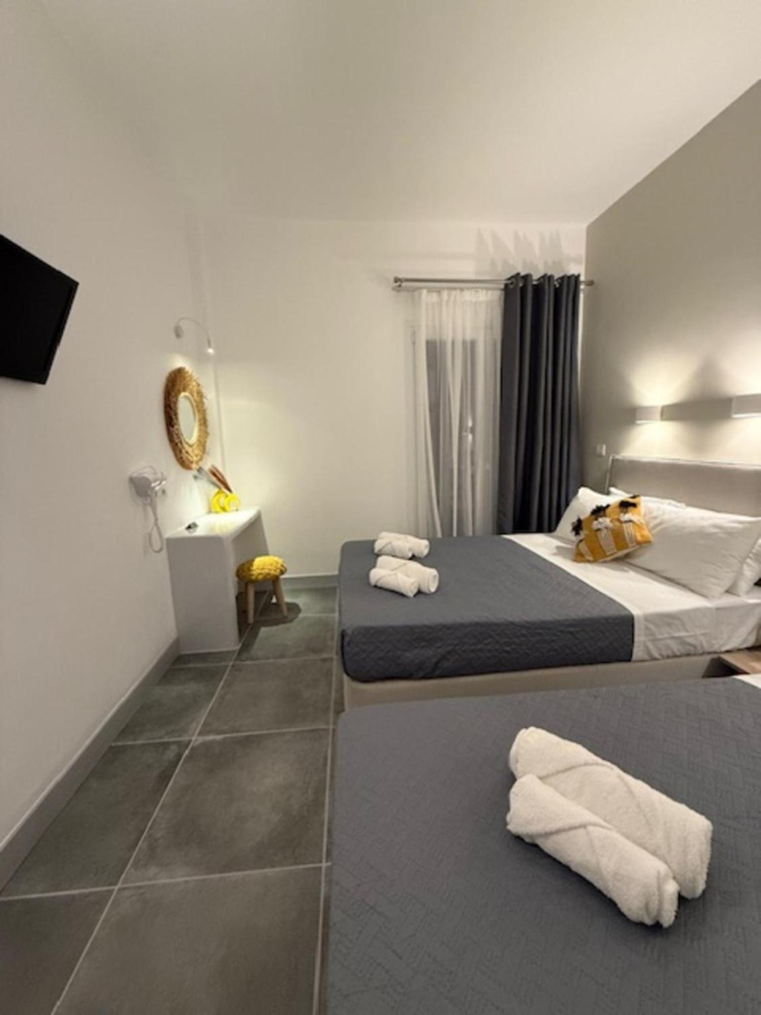 Dilion Hotel Парікія Екстер'єр фото