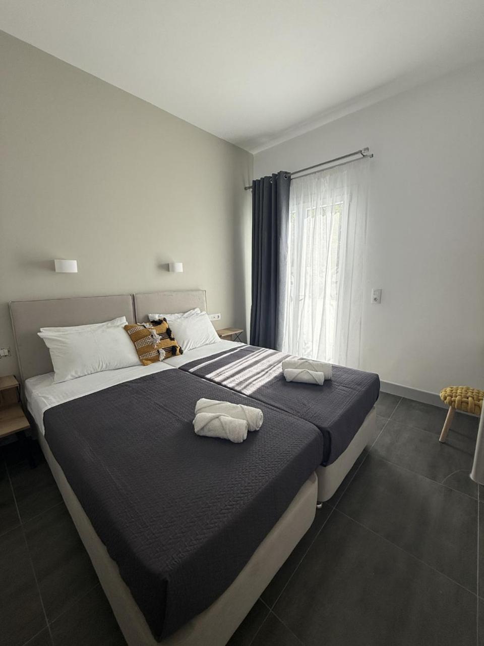 Dilion Hotel Парікія Екстер'єр фото